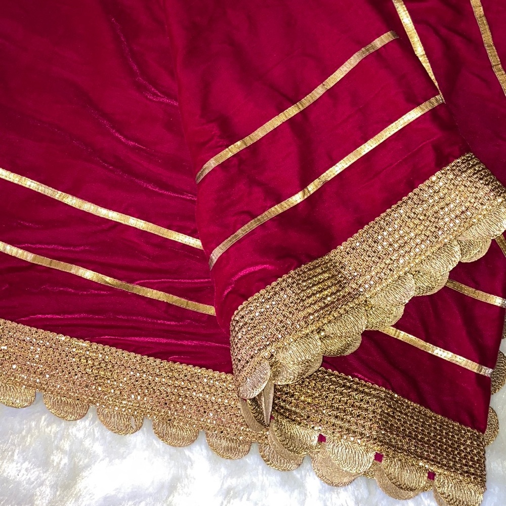 Beautiful pink velvet Indian shawl 💗
